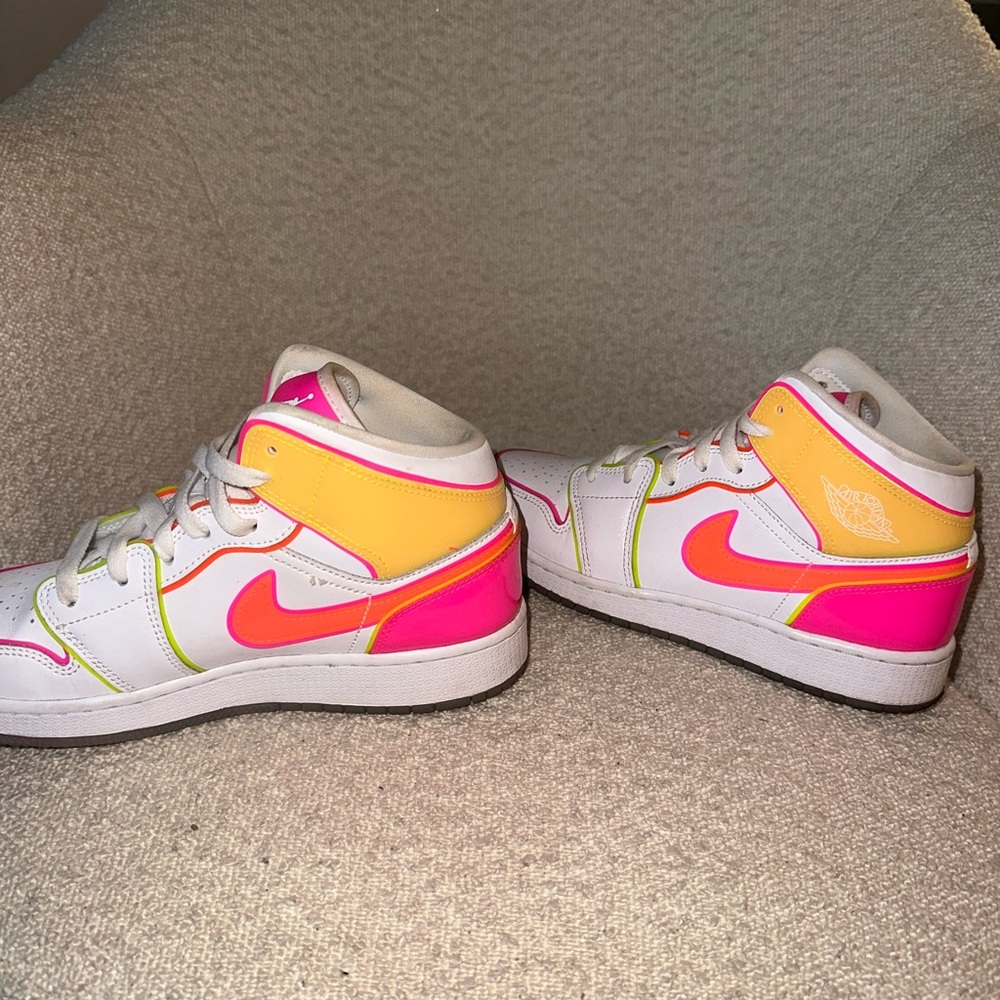 Nike Jordan 1 Mid Edge Glow - Open to Offers